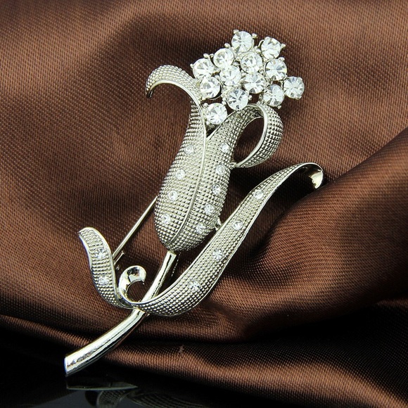 Unique diamonds flower brooch pin - Picture 2 of 4